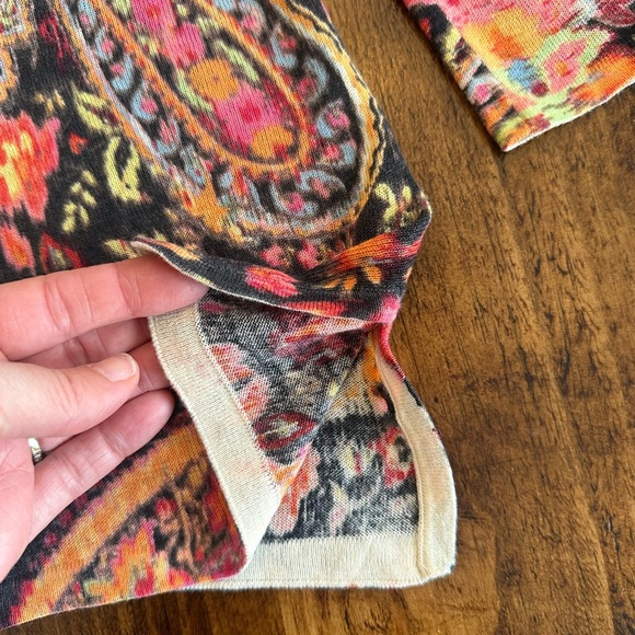 Lauren Ralph Lauren | 100% Silk Lightweight Paisley Sweater with 3/4 Sleeves - Picture 4 of 7